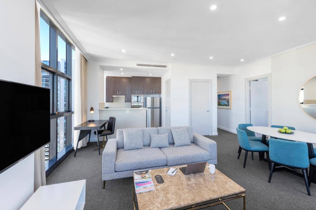 Meriton Suites Pitt Street, Sydney Eksteriør billede A staged apartment at the new complex
